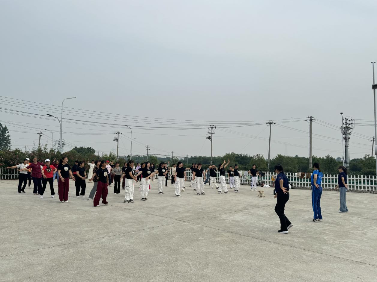 星空·體育中國(guó)綜合2025年池州市“萬(wàn)村女性社會(huì)體育指點(diǎn)員培訓(xùn)”首站在秋江街道開(kāi)(圖3)